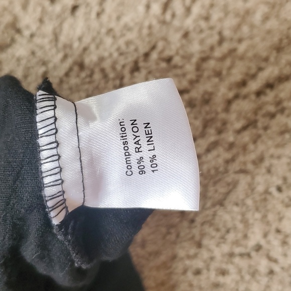 Scalloped Black Shorts - Picture 4 of 7